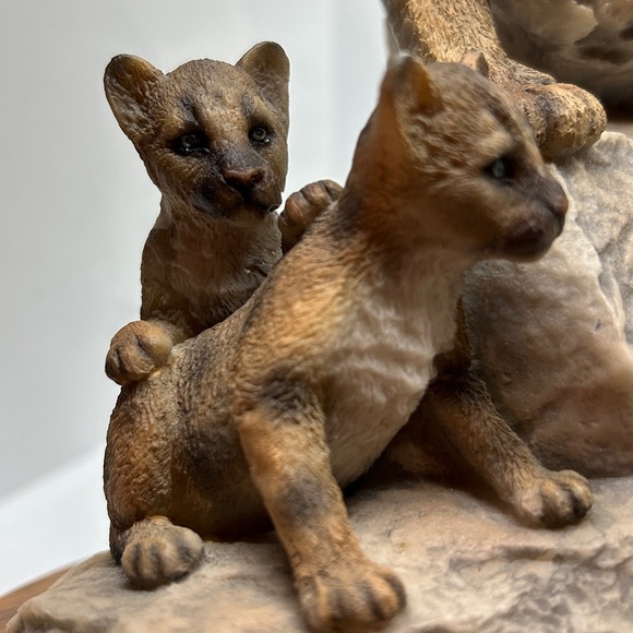 Mill Creek Studios “Maternal Refuge” Lion Cat Cougar Puma Sculpture, 1994 - Picture 10 of 17